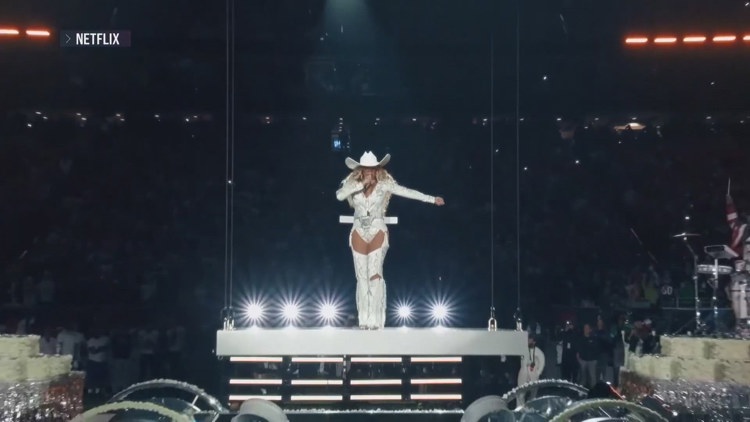 Cécred is giving away free keychains at Beyoncé’s Cowboy Carter Tour stop in Atlanta