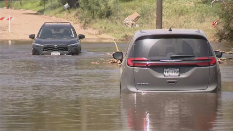 Uvalde man escapes floodwaters after car becomes stranded in Leona River