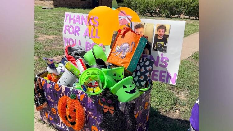 Texas community puts on Halloween parade for 4-year-old boy awaiting heart surgery