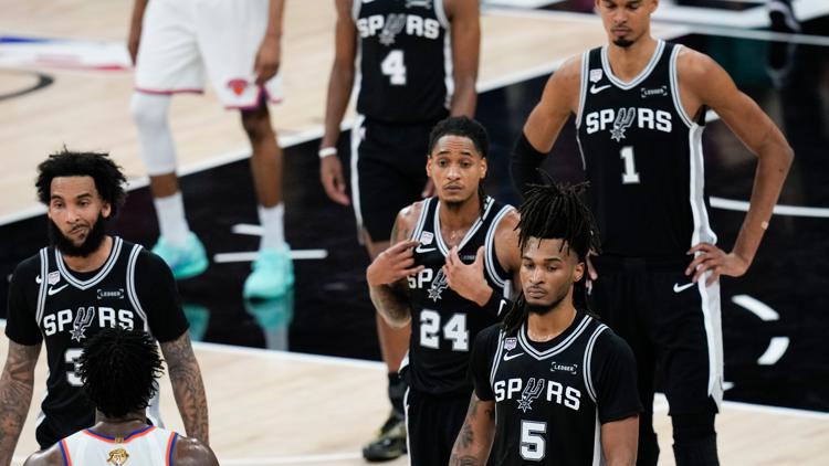 Spurs drop NBA Finals opener after Knicks storm back from 14-point deficit