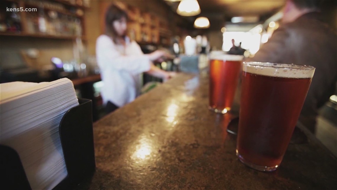 Iowa bill would enable minors to serve alcohol in restaurants