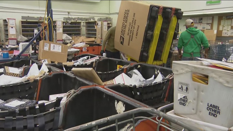 US Postal Service announces holiday deadlines, urges early shipping
