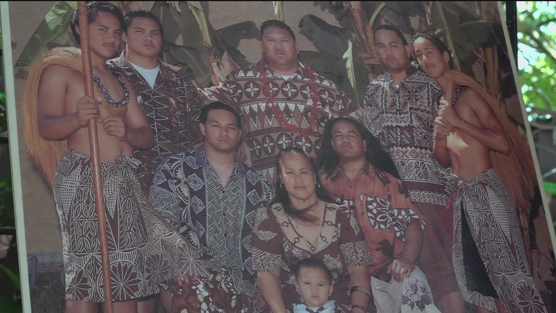 Former New England Patriot Junior Seau still inspiring Samoans