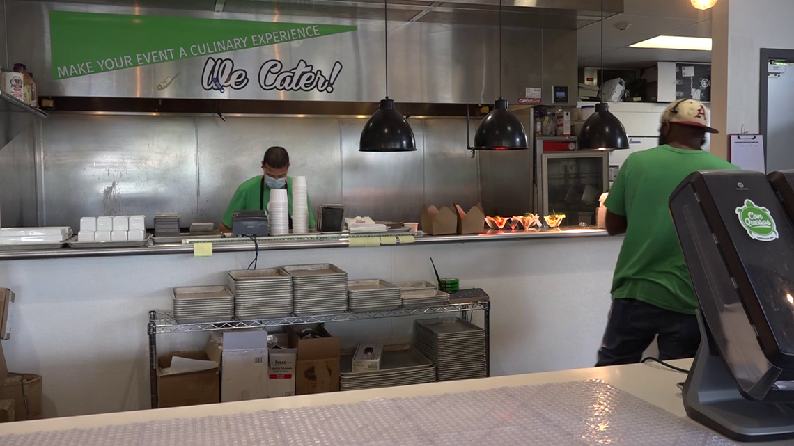 As COVID surges again in Arkansas, resturant owners weighing safety measures for customers and staff - Vimarsana News