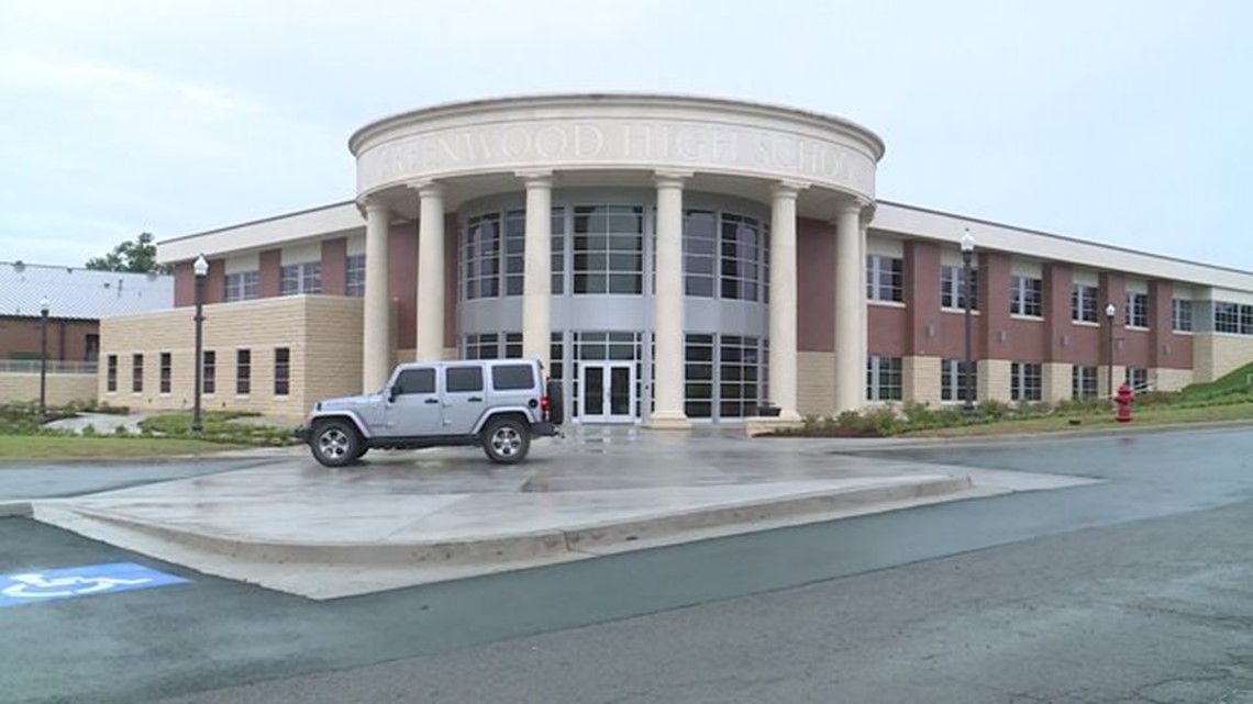 Students Now At New Greenwood Freshman Center