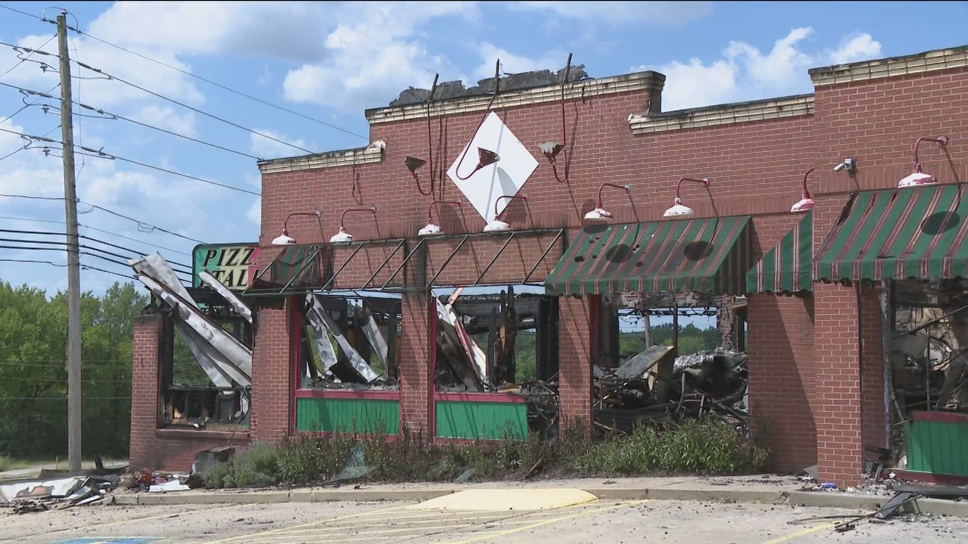 Owners Jacob and Kari Carey called the restaurant a "total loss," but they're relying on their faith and community to keep moving forward. 
