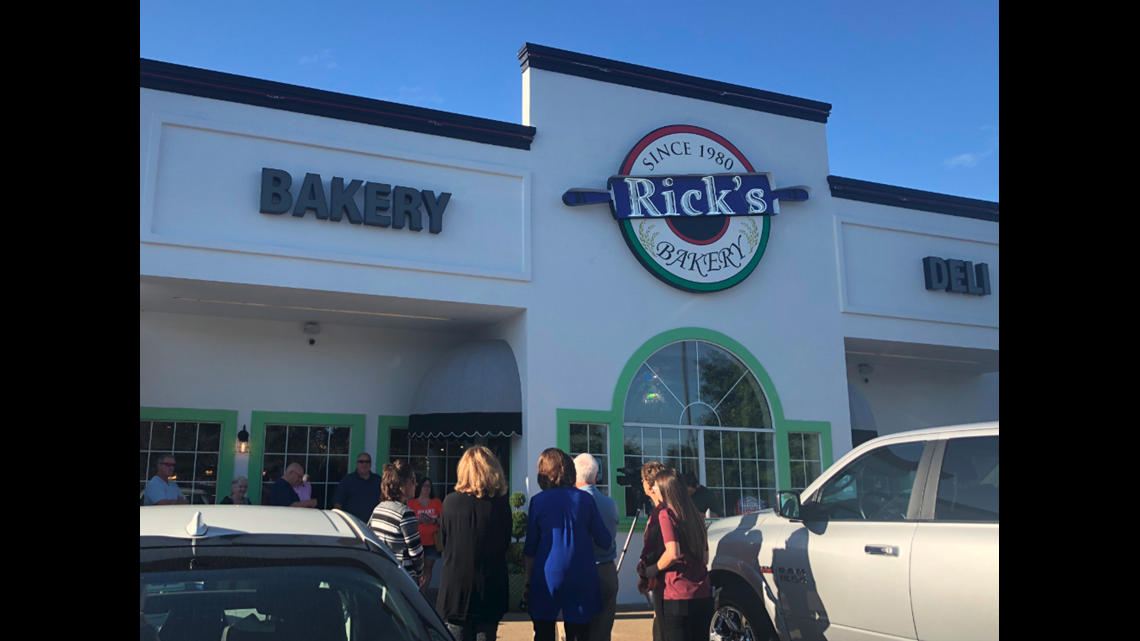 Rick’s Bakery Celebrates New Rogers Location With RibbonCutting