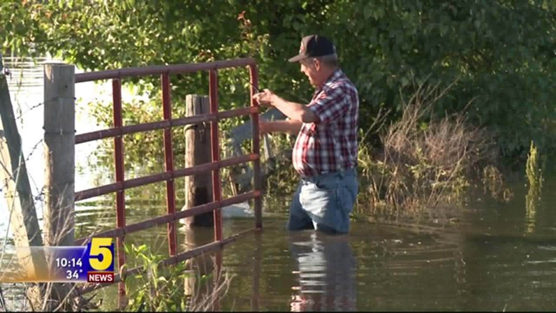 LAVACA COUPLE RECOVERING AFTER FLOOD
