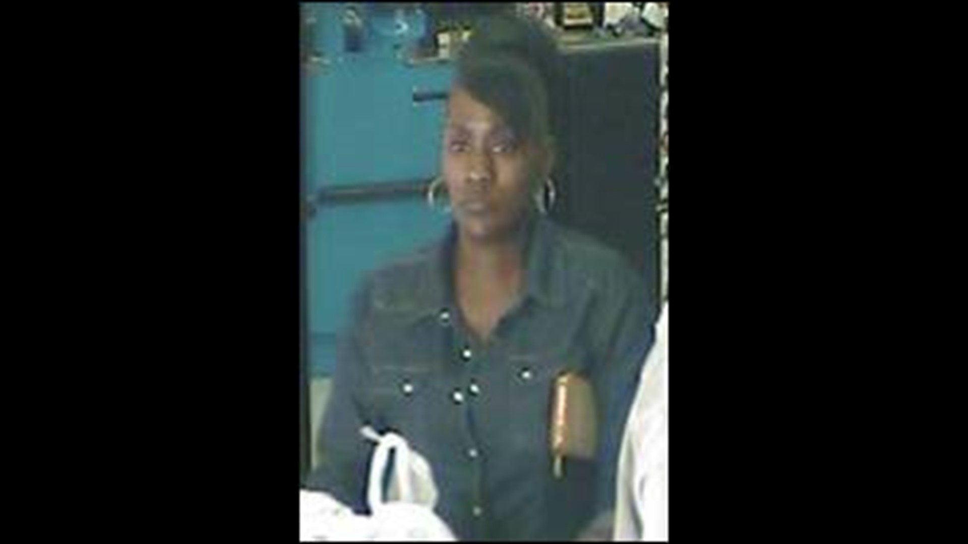 Police Search For Female Suspect In Fraudulent Credit Card Purchase Case