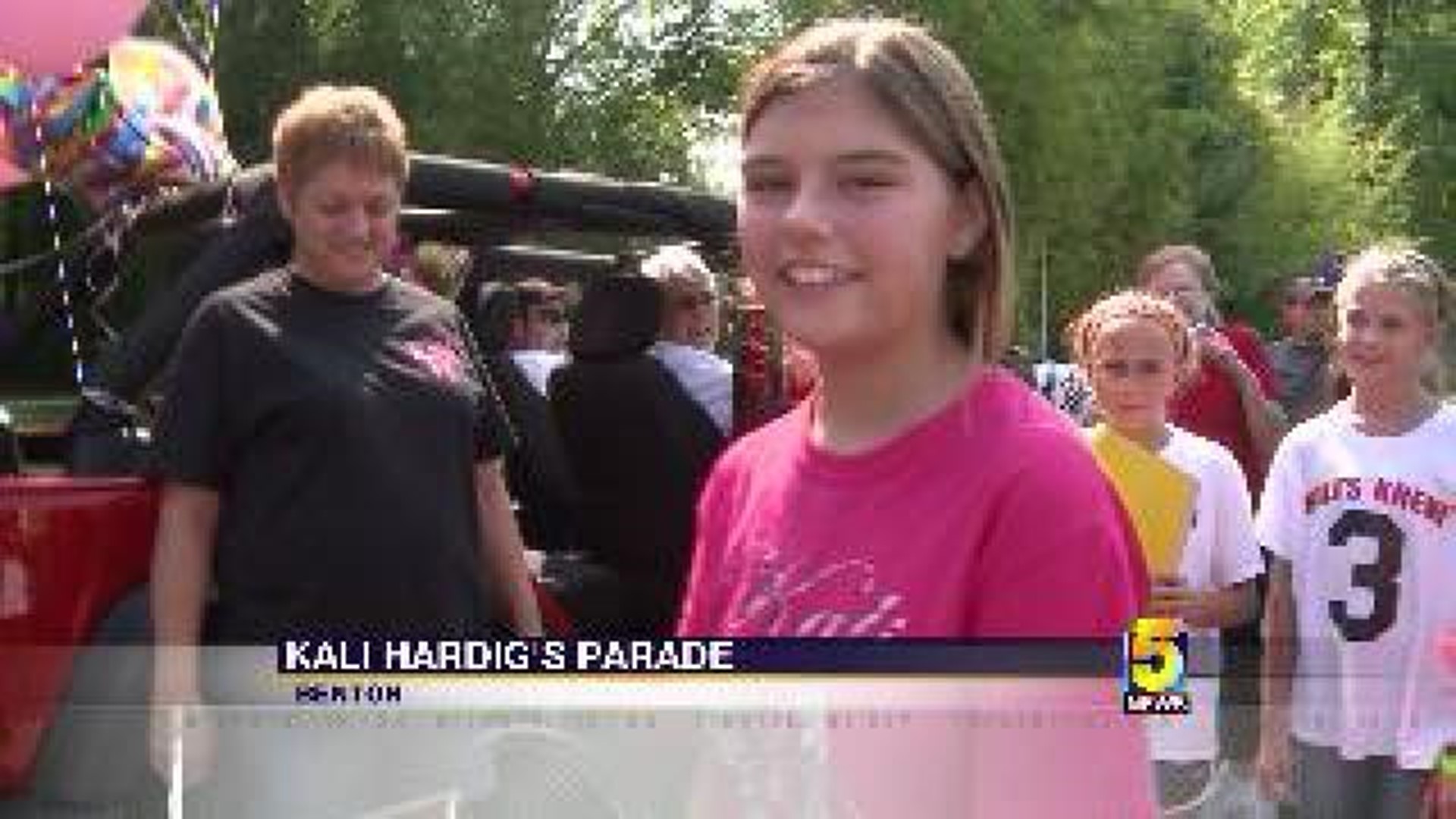 Parade Held For Girl Who Suffered Brain-Eating Amoeba