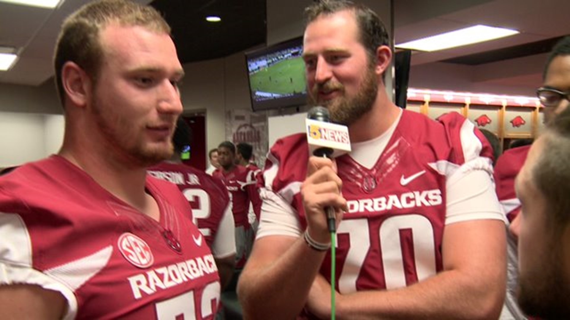 VIDEO: Deatrich Wise Turns Into A Reporter At Arkansas Football Media Day