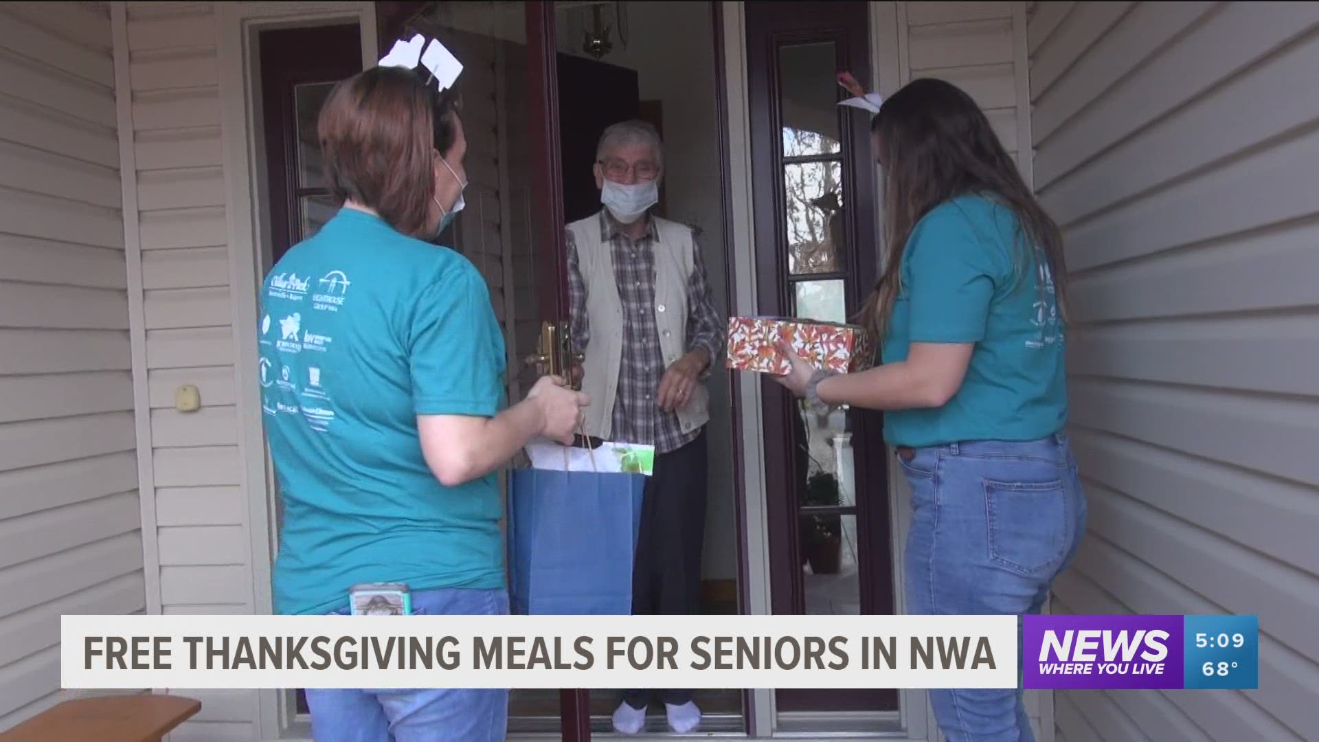 Volunteers handed out free Thanksgiving meals to senior citizens across Northwest Arkansas.