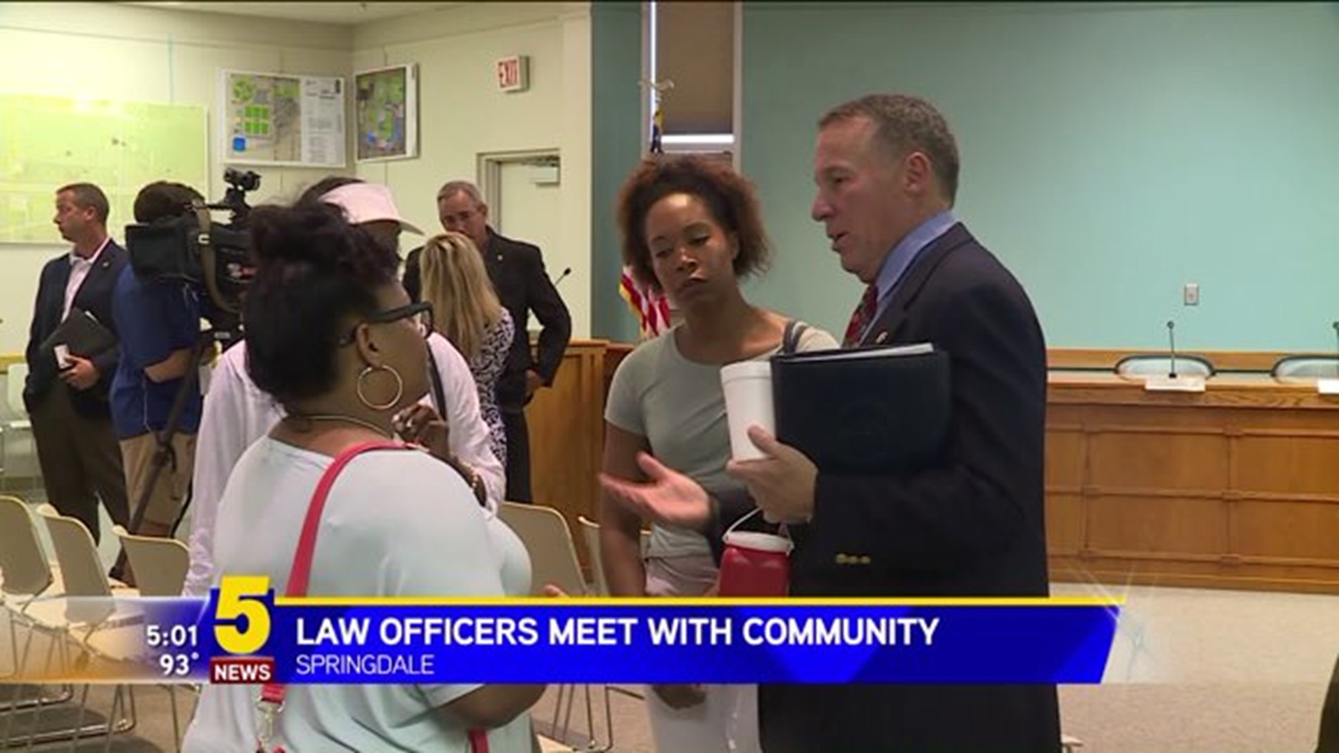 LAW ENFORCEMENT OFFICERS HOLD OPEN HOUSE