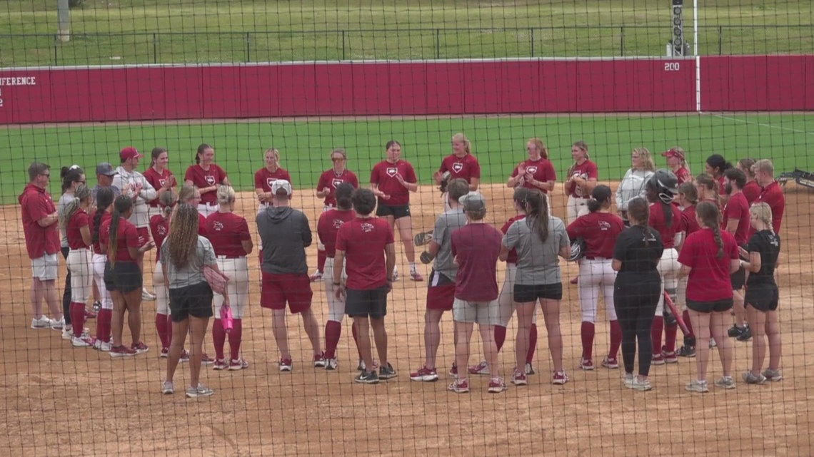 Arkansas softball's season ends in one-sided loss to UCLA