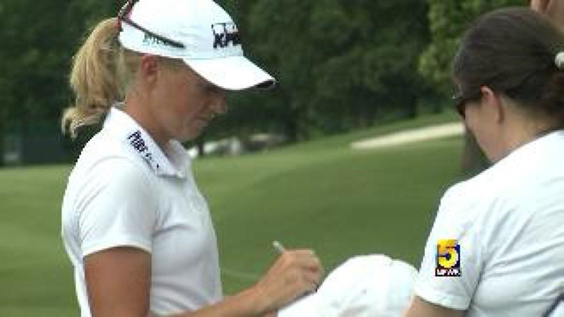 Kids Meet Their Favorite LPGA Idols | 5newsonline.com
