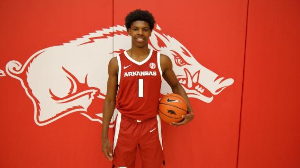 Razorback wrap up recruiting class with KK Robinson