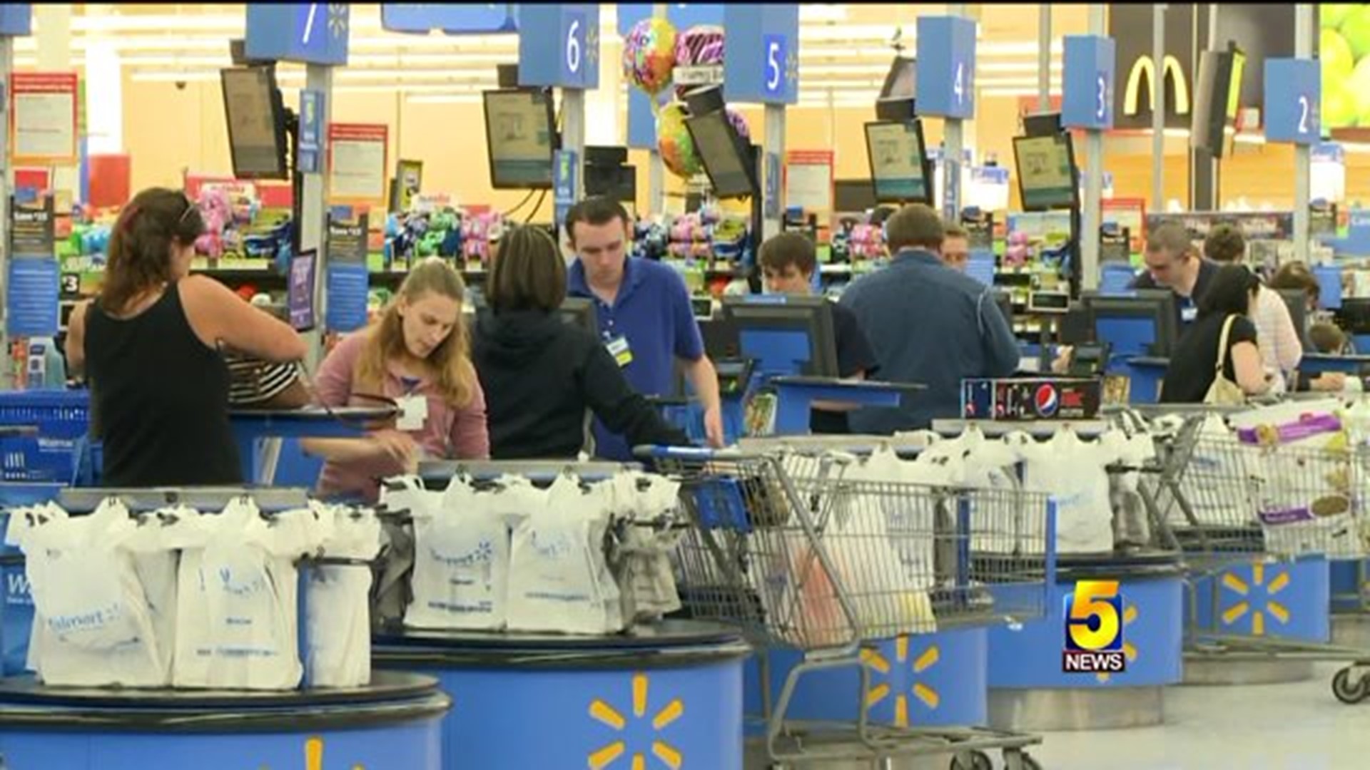 Walmart Plans Pay Raises For Employees