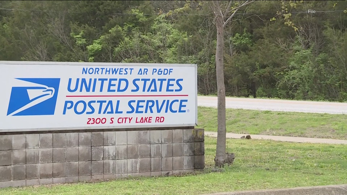 Union workers react to pause on Fayetteville USPS center move