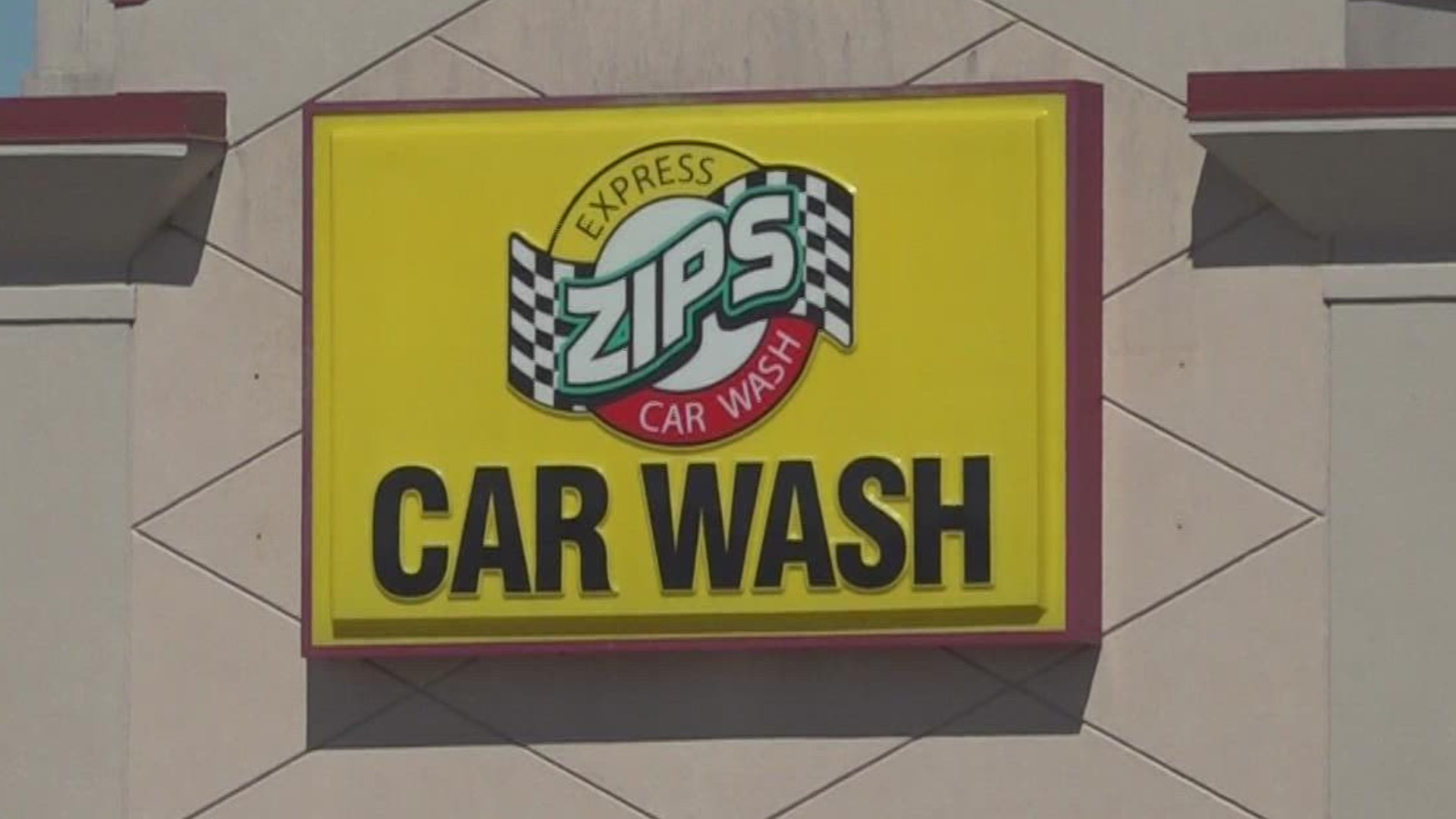 Concerns are now being raised after Zips Car Wash in Rogers malfunctioned and trapped teenagers in their car.