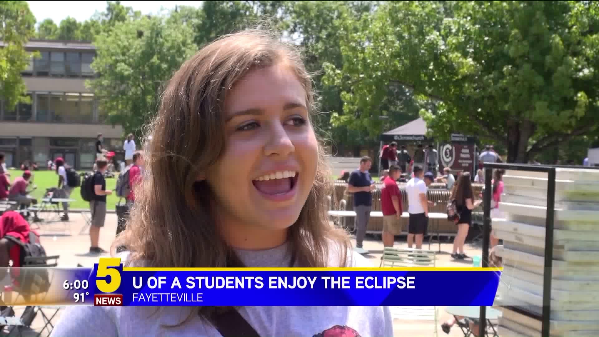 U Of A Students Enjoy The Eclipse
