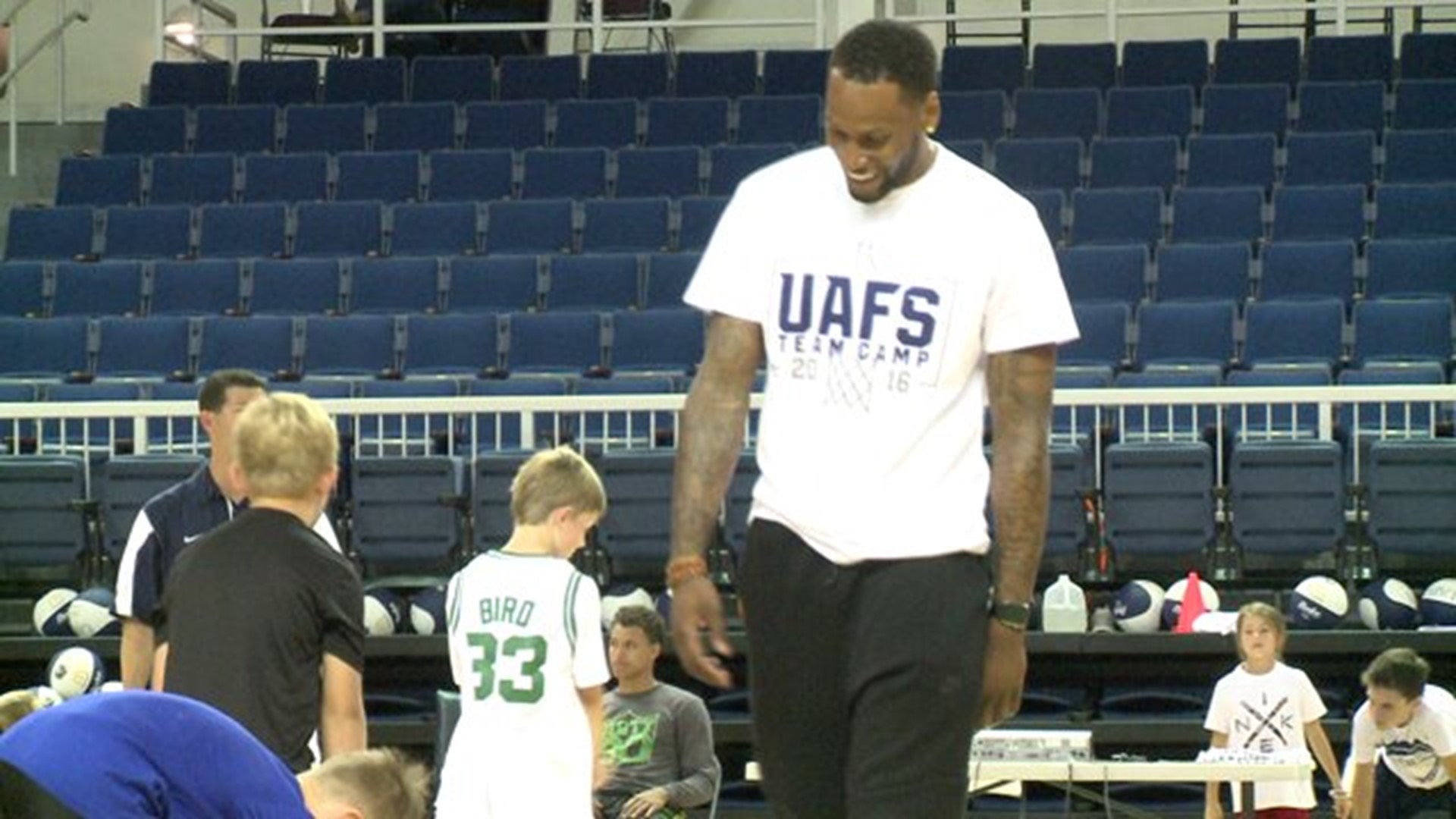 Former Lion, NBA Player Sonny Weems Helps With UAFS Skills Camp