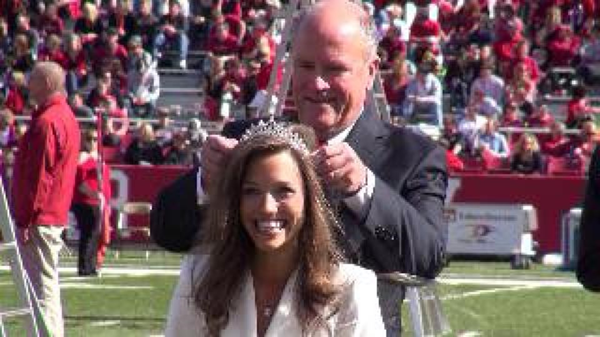 Arkansas Crowns Queen at Game