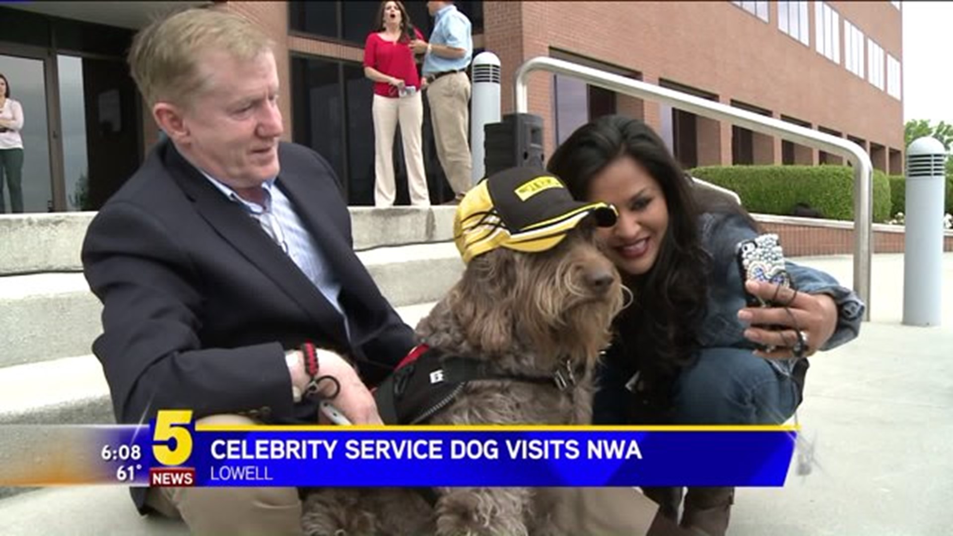Celebrity Service Dog Visits NWA