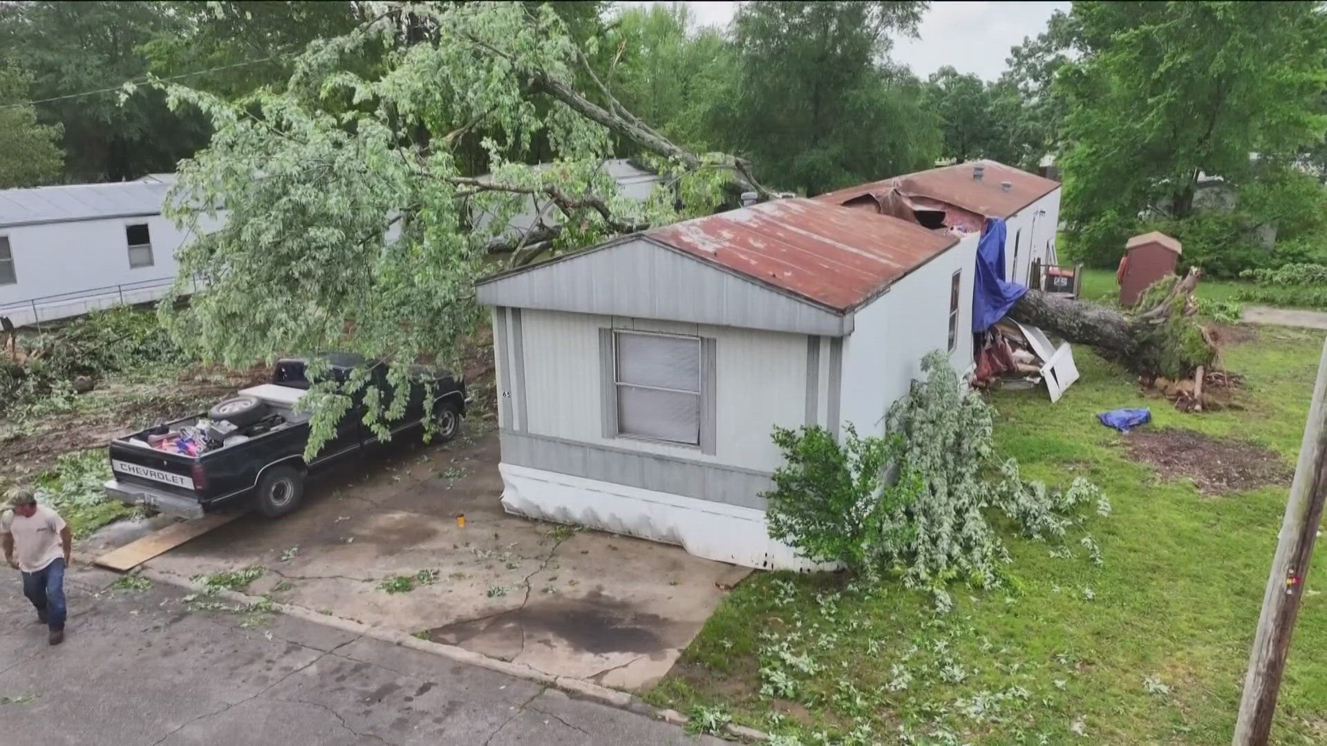 RESIDENTS OF THE MAGNOLIA RIDGE COMMUNITY IN VAN BUREN TELL 5NEWS THIS STORM WAS ONE OF THE WORST THEY'VE EXPERIENCED...