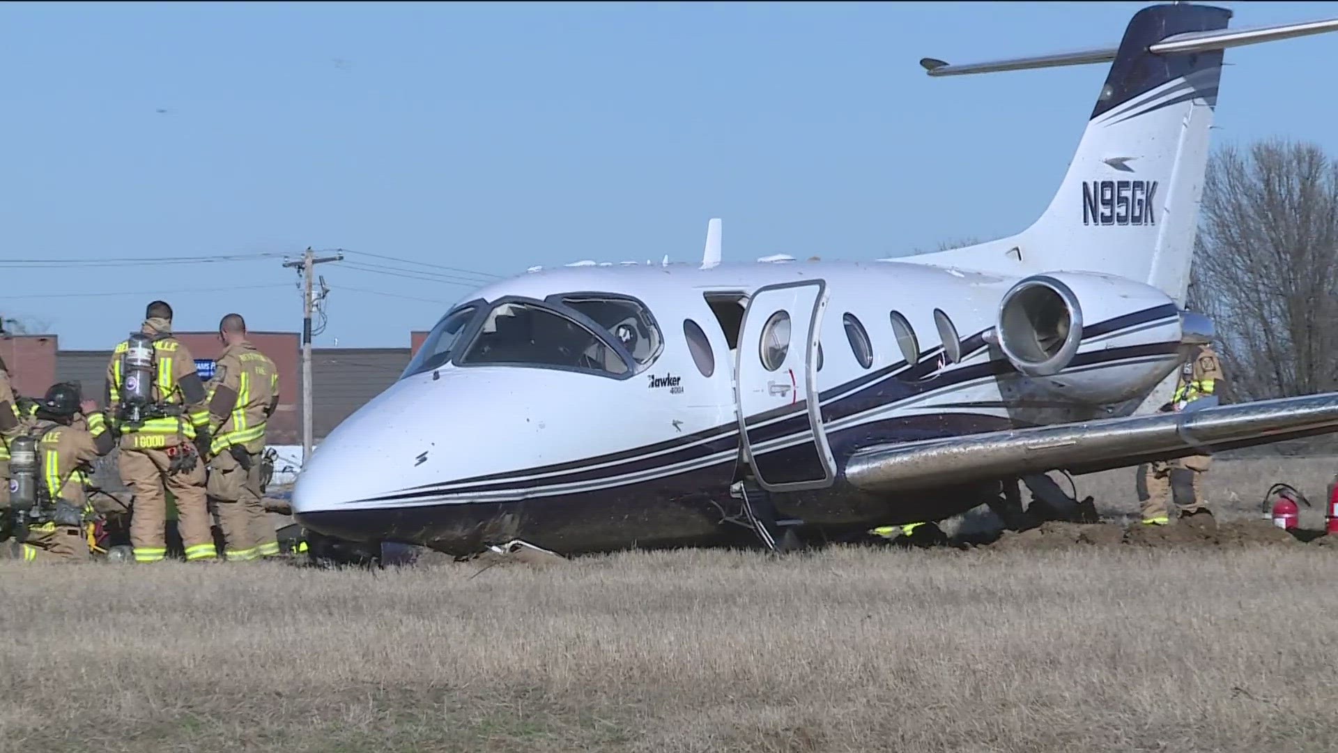 TWO PEOPLE ARE INJURED AFTER A PLANE WENT OFF THE RUNWAY AT THADEN FIELD THIS AFTERNOON AFTER WHAT APPEARS TO BE A MECHANICAL ISSUE.