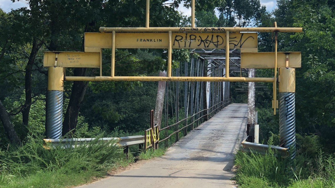 Silver Bridge, north of Mulberry shut down due to hole