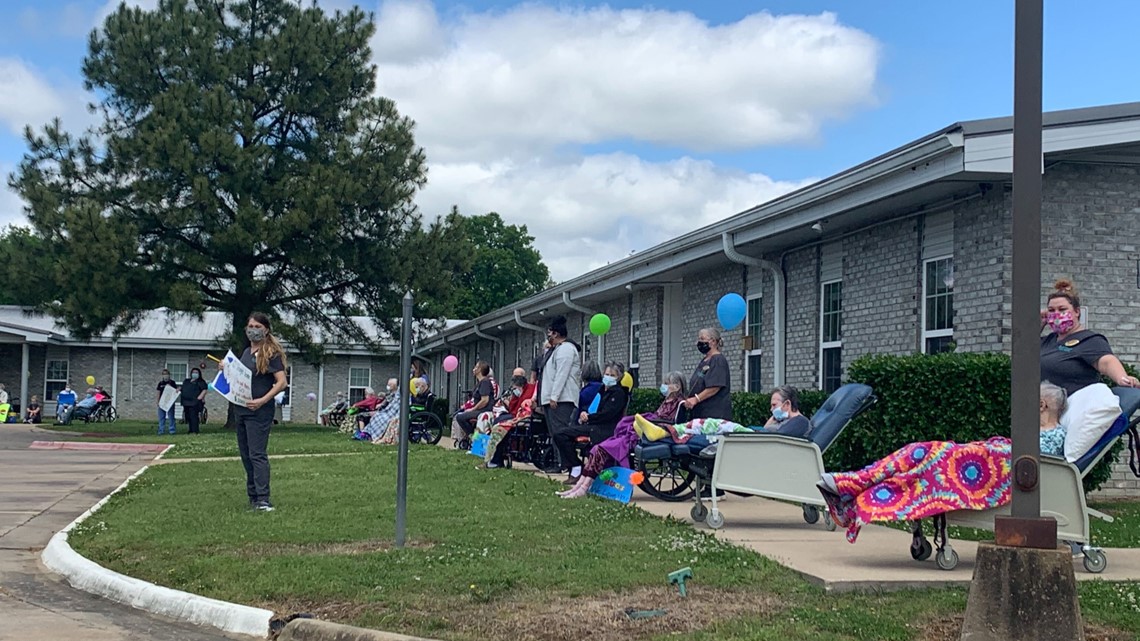 Sallisaw nursing home holds social distance parade