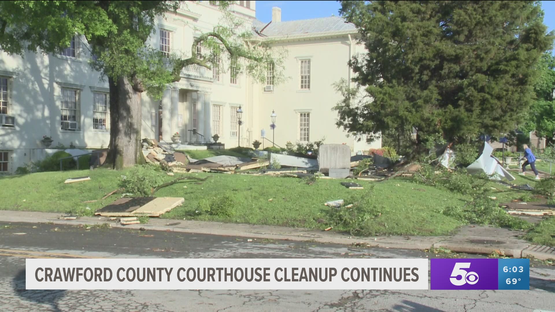 Sen. John Boozman visited the courthouse Friday to survey the damage.