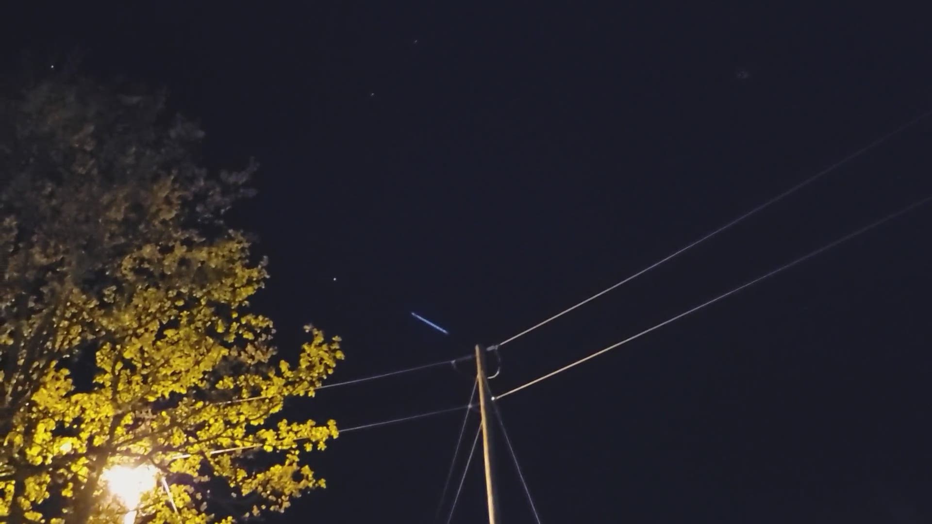 What was this odd string of lights seen over the river valley?
Credit: Matt Perry