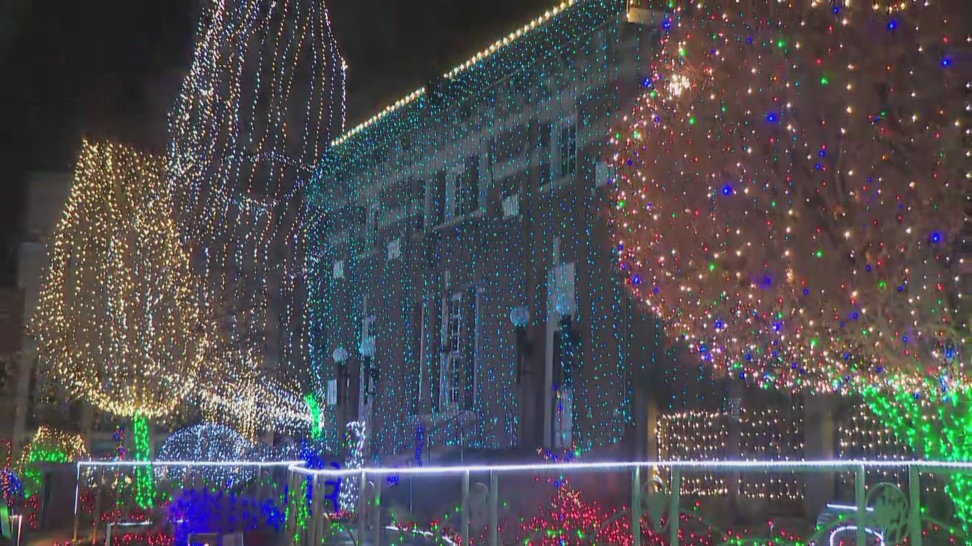 Lights of the Ozarks returns to the Fayetteville Square for its 32nd ...