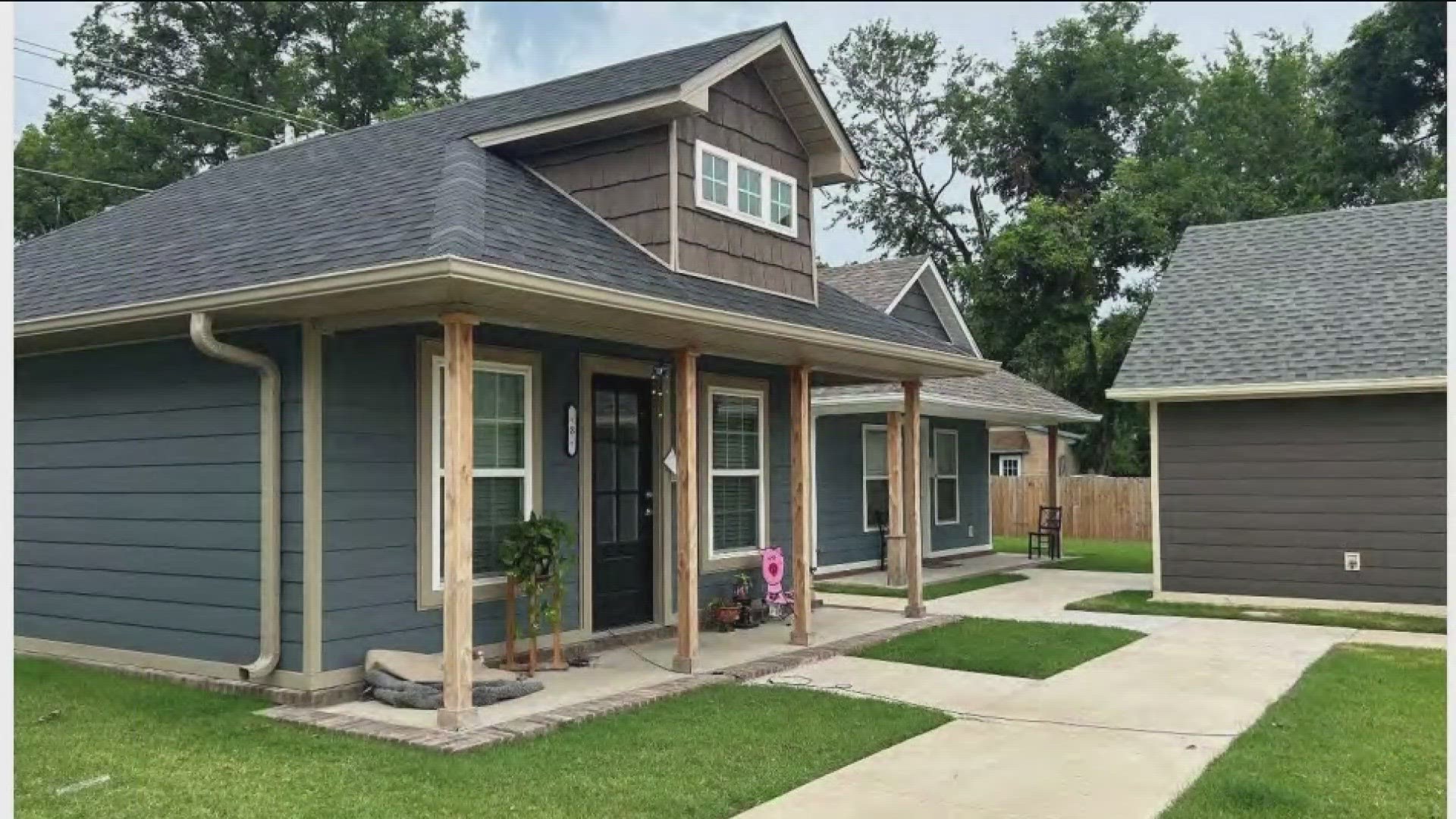 NEW TONIGHT... FORT SMITH CITY DIRECTORS SAY YES TO A PLAN TO ALLOW TINY HOUSES TO BE BUILT ON THE CITY'S NORTHSIDE.