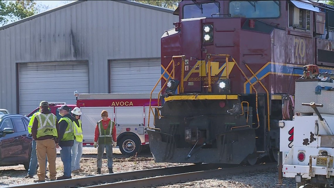 Train collides with semitruck, Avoca Fire Department says