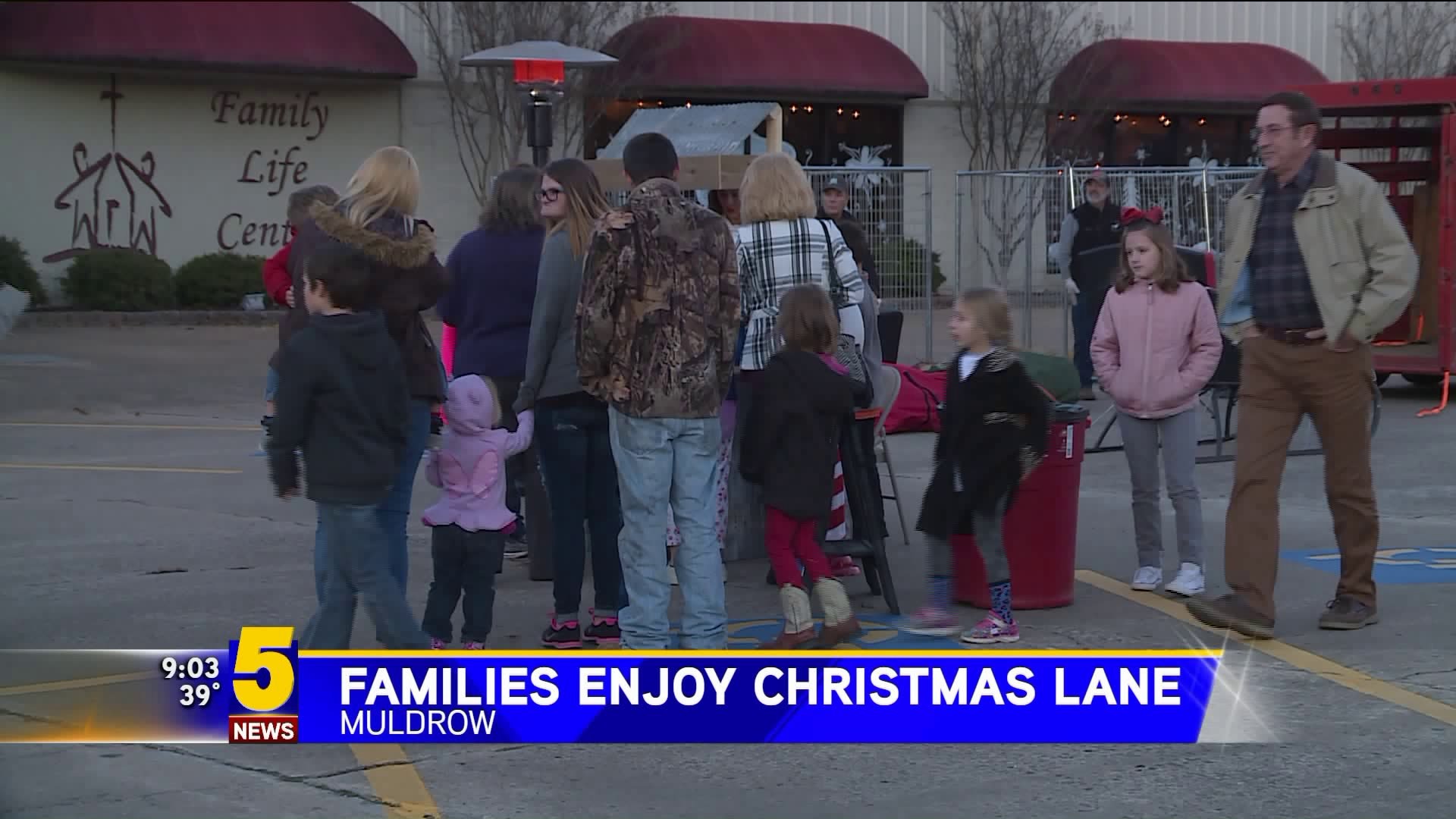 Families Enjoy Christmas Lane In Muldrow