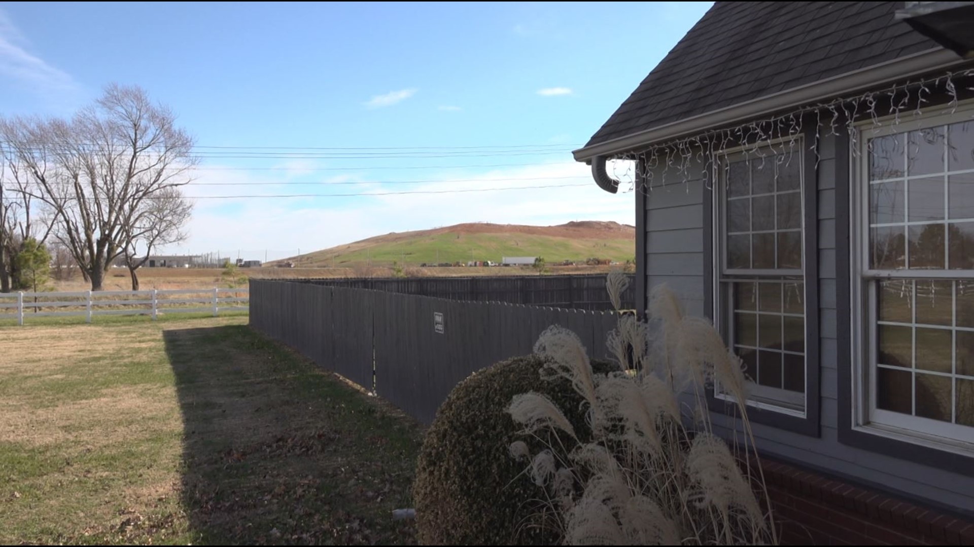 Tontitown landfill investigated after complaints of fumes