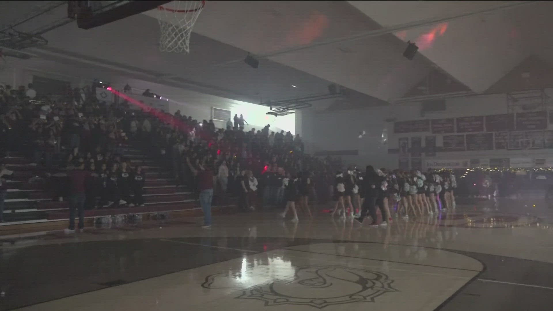 5NEWS REPORTER JOSE CARRANZA TAKES US TO THE CELEBRATION ON A COURT THAT HOLDS MANY MEMORIES FOR THE BULLDOGS...