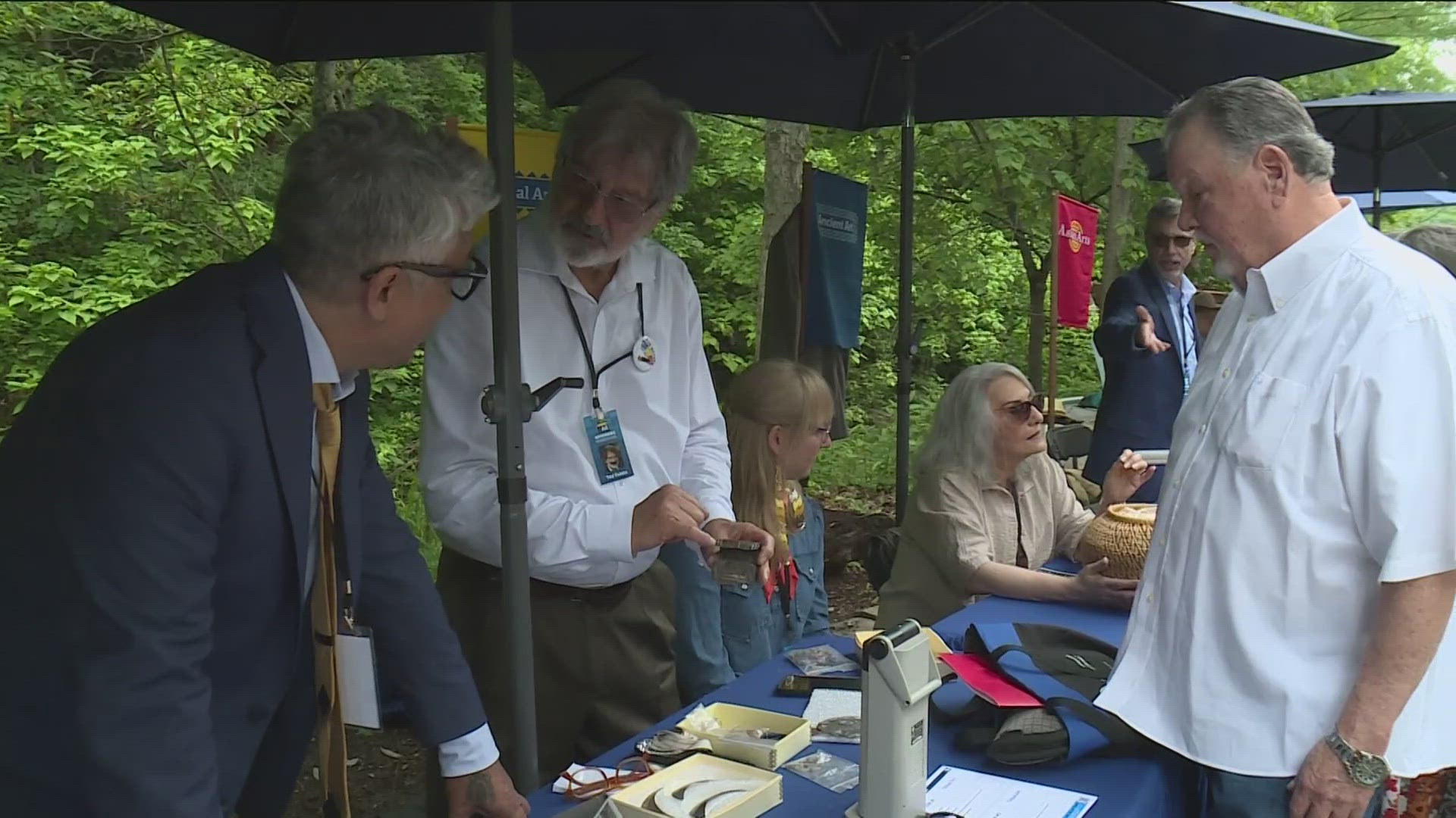 THE POPULAR SHOW KNOWN AS THE ANTIQUES ROADSHOW, SET UP SHOP IN BENTONVILLE TODAY...