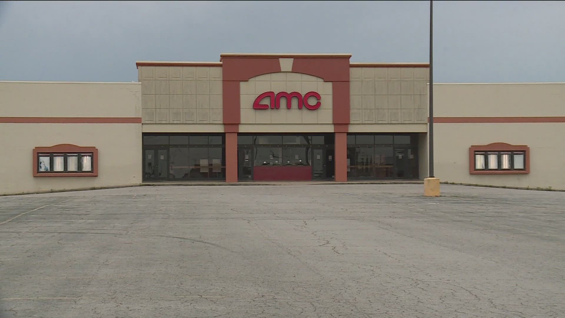 The AMC CLASSIC Theatre on Towson Avenue in Fort Smith has closed its doors.