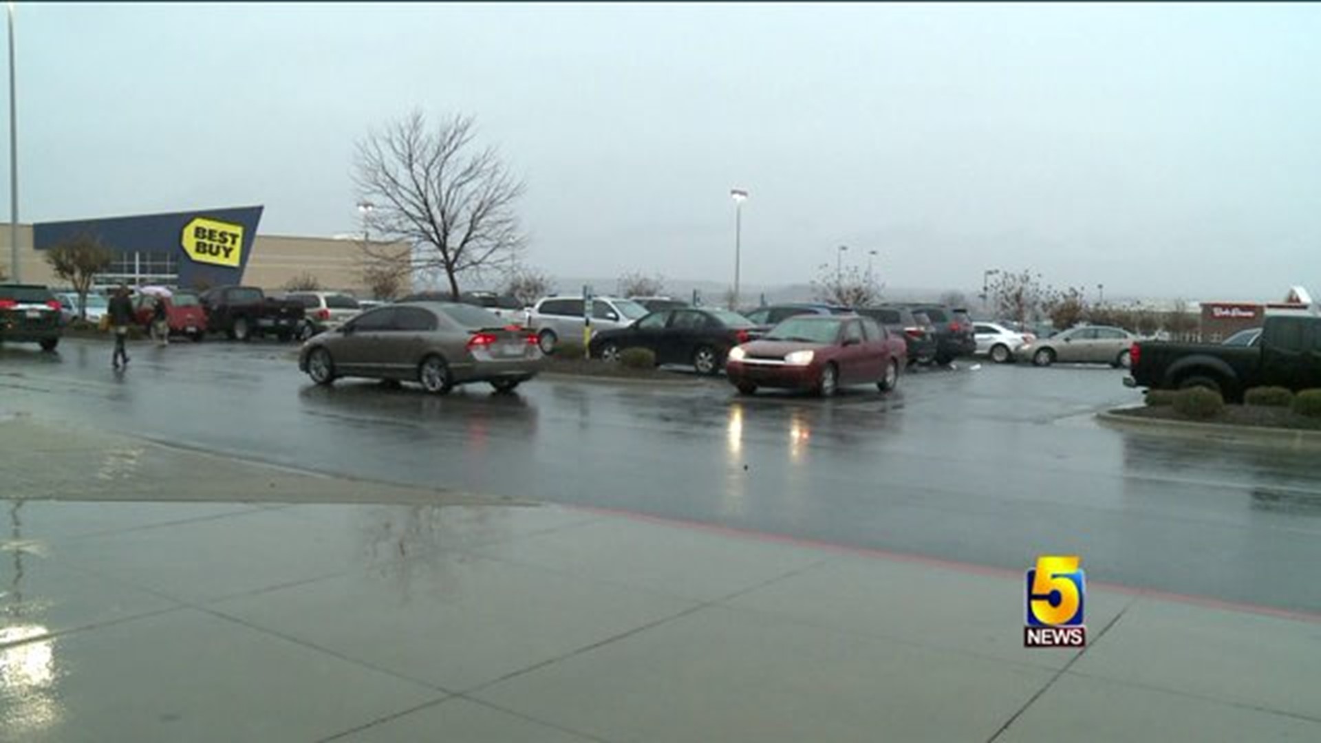 Shoppers Head To Stores In Fort Smith