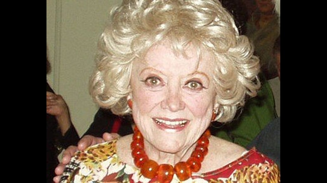 Comedian Phyllis Diller Dies ‘with A Smile On Her Face’