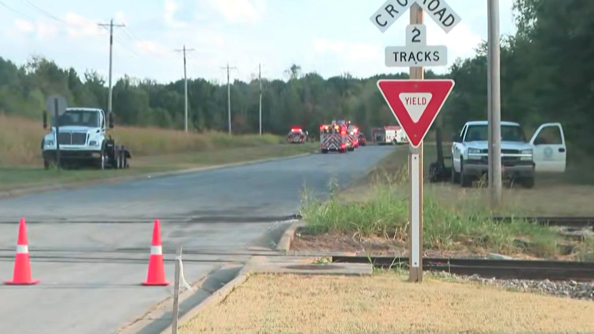 232830 Latest News | Crews work to contain massive grass fire in Rogers ...
