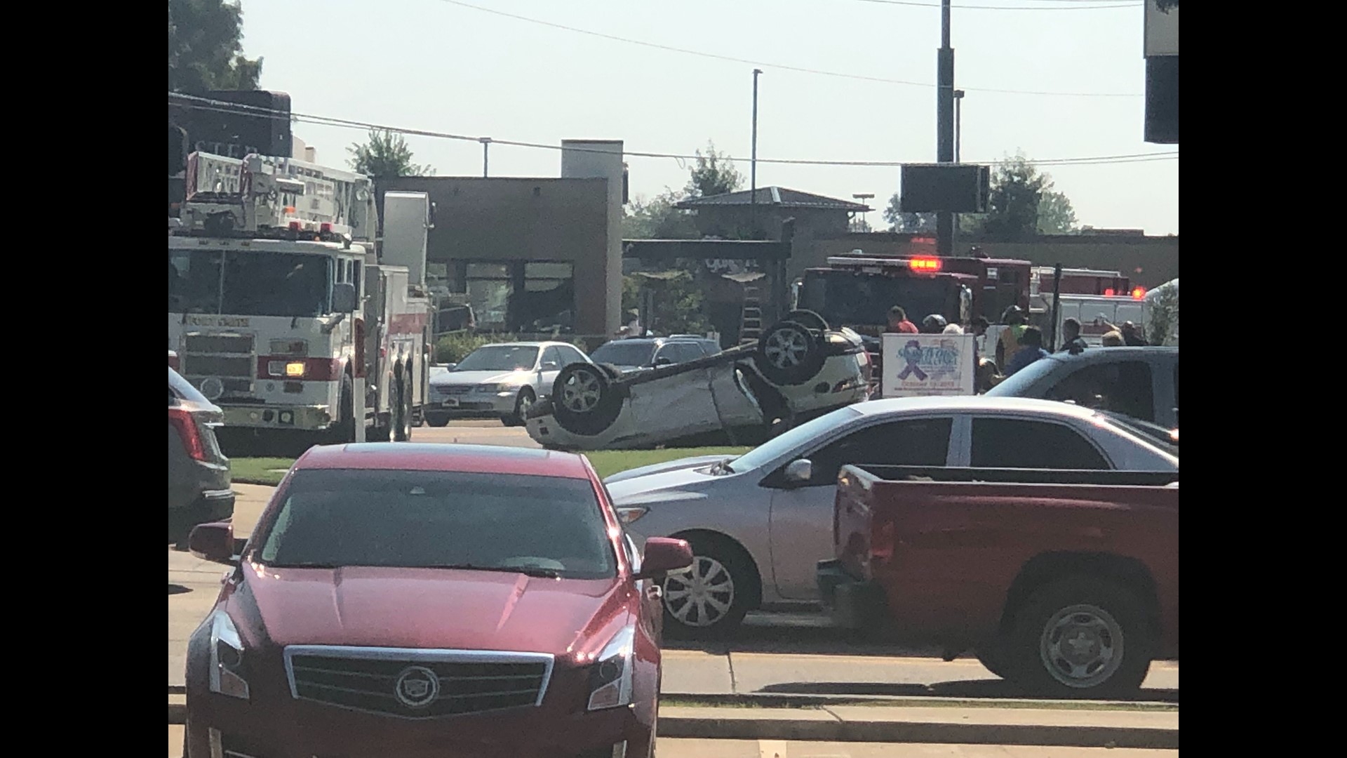 Car Flipped In Multi-Vehicle Wreck On Rogers Avenue In Fort Smith ...