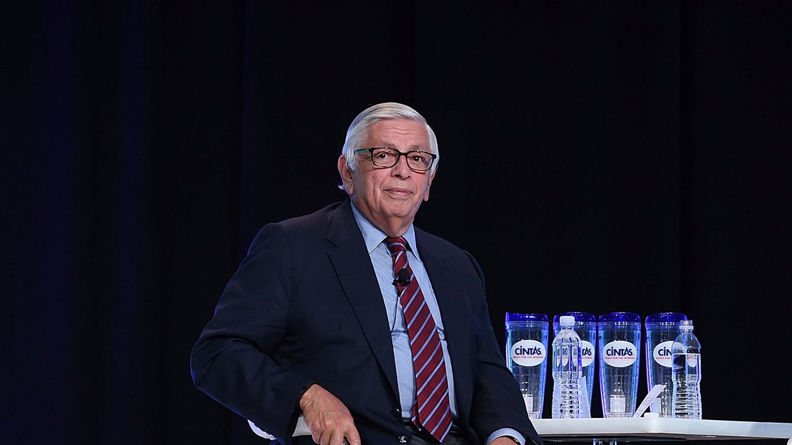 David Stern, former NBA commissioner for 30 years, dies at 77