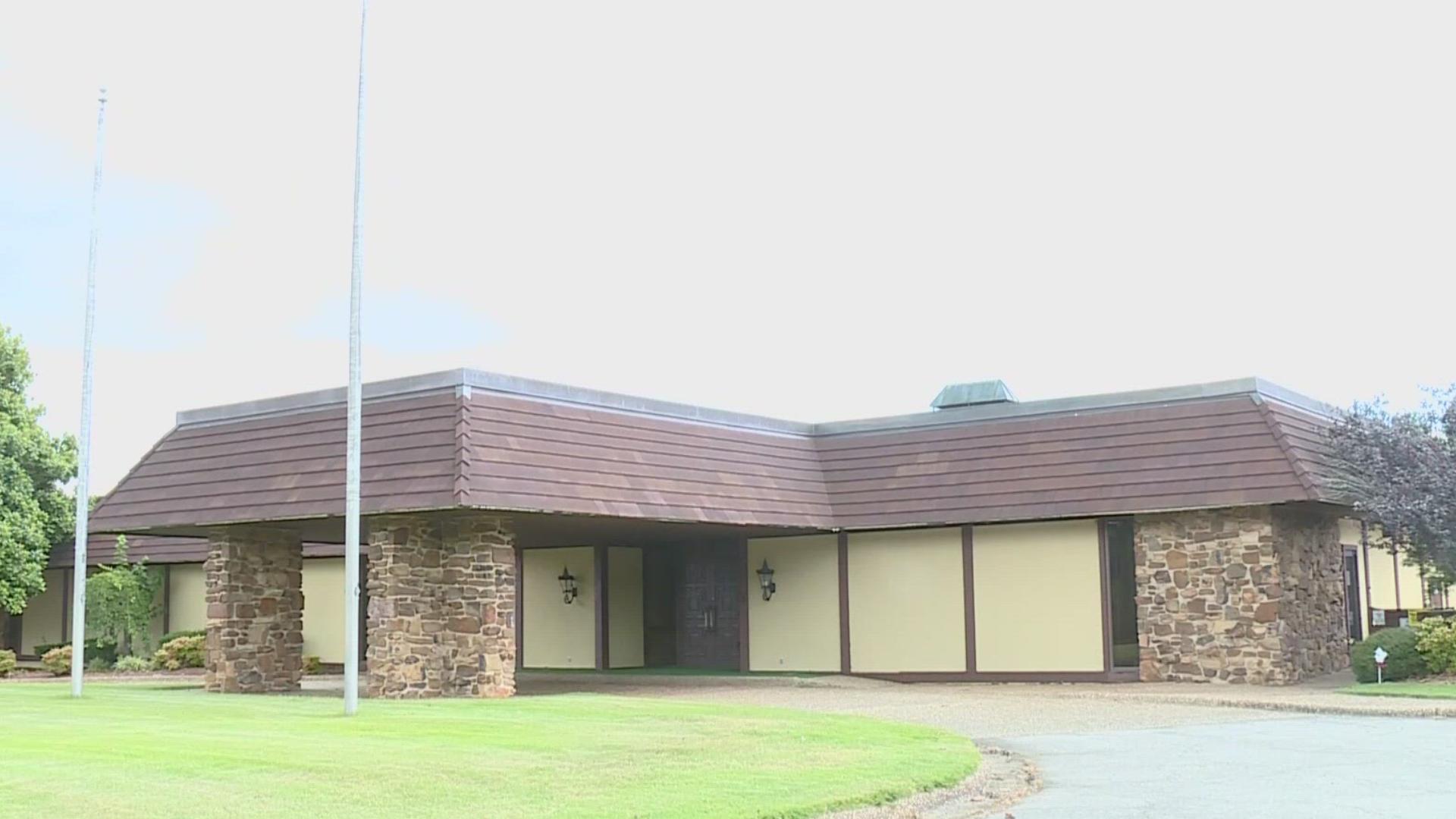 A local developer wants to invest $50 million to turn the 31 acres of land that used to be the clubhouse and golf course into housing.