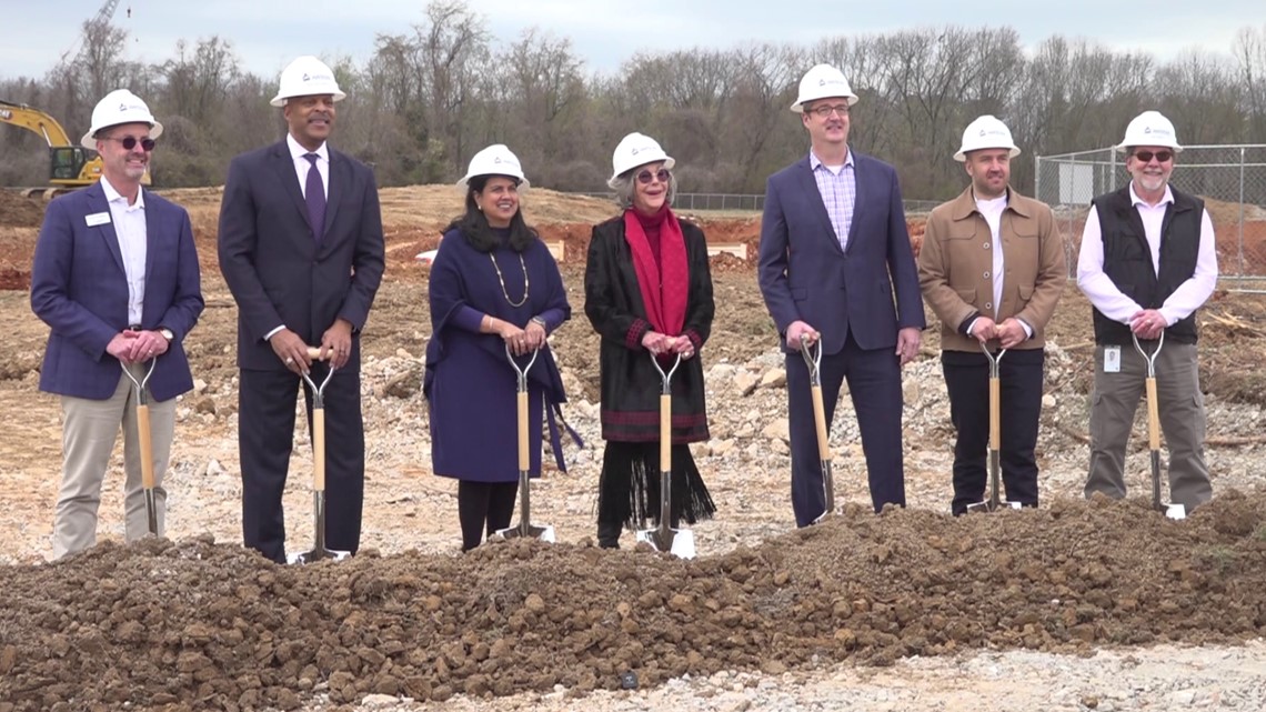 Walton School of Medicine holds groundbreaking ceremony