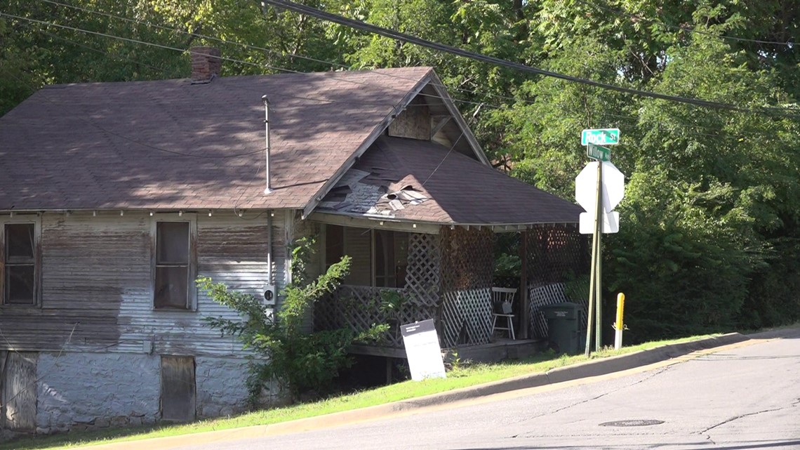 Fayetteville residents and council members discuss housing issues - Vimarsana News