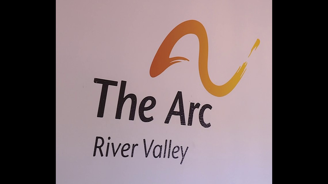the-arc-for-the-river-valley-hosting-a-classic-car-show-5newsonline
